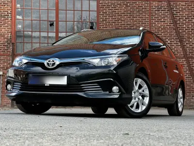 Gebraucht Toyota Auris Comfort 116 PS (85 kW) 2017 Schwarz Kombi