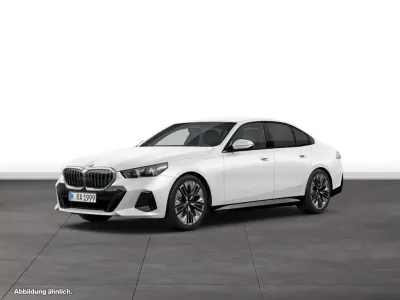 Gebraucht BMW 520 Sport Line 197 PS (144 kW) 2025 Weiß Limousine