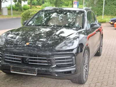Gebraucht Porsche Cayenne 340 PS (250 kW) 2021 Schwarz SUV