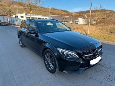 Gebraucht Mercedes C220 170 PS (125 kW) 2015 Schwarz Kombi