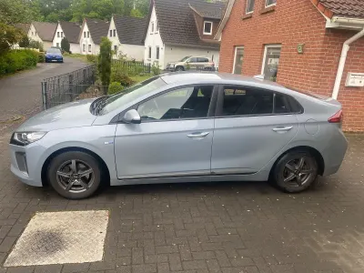 Gebraucht Hyundai Ioniq 141 PS (103 kW) 2017 Grau Kleinwagen