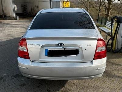 Gebraucht Kia Cerato 105 PS (77 kW) 2005 Grau Limousine