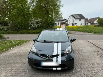 Używany Toyota Aygo 68 KM (50 kW) 2009 Czarny Hatchback