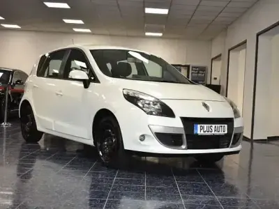 Gebraucht Renault Scénic III Expression 110 PS (80 kW) 2012 Weiss nacre Van / Kleinbus