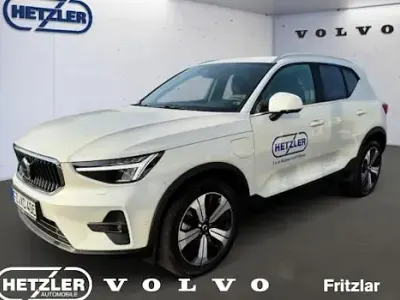Gebraucht Volvo XC40 Plus 211 PS (155 kW) 2023 Crystal white / metallic SUV