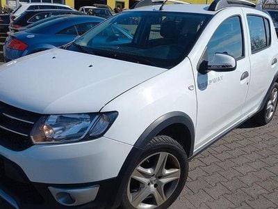 Gebraucht Dacia Sandero Prestige 90 PS (66 kW) 2014 Weiß Limousine