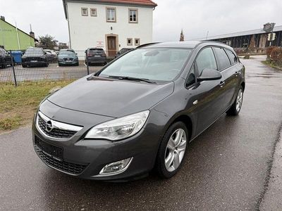 Gebraucht Opel Astra Design Edition 140 PS (102 kW) 2011 Grau Kombi