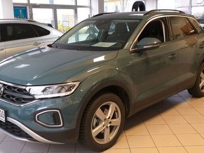 Second-hand VW T-Roc Move 150 CP (110 kW) 2023 Albastru SUV
