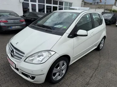 Gebraucht Mercedes A160 82 PS (60 kW) 2012 Weiß Limousine