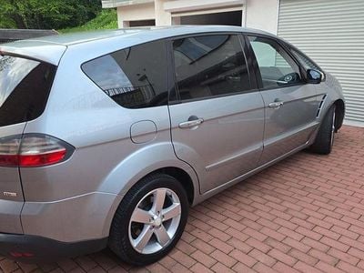 Gebraucht Ford S-MAX Ambiente 140 PS (102 kW) 2008 Silber Van / Kleinbus