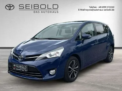Gebraucht Toyota Verso Edition-S 147 PS (108 kW) 2017 Dark blue/ solid blue Van / Kleinbus