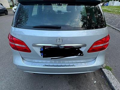 Mercedes B180