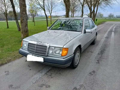 Gebraucht Mercedes 230 132 PS (97 kW) 1990 Silber Limousine