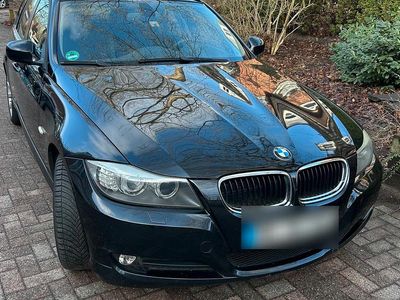 Gebraucht BMW 320 177 PS (130 kW) 2009 Schwarz Kombi