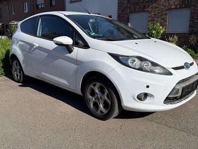 Usata Ford Fiesta 82 CV (60 kW) 2009 Bianco Berlina