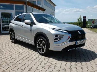 Neu Mitsubishi Eclipse Cross Plus 98 PS (72 kW) 2025 Silber SUV
