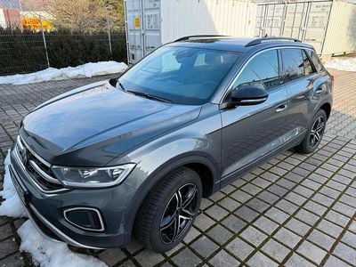 Gebraucht VW T-Roc 150 PS (110 kW) 2023 Grau SUV