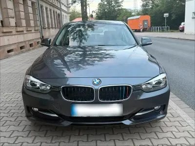 Gebraucht BMW 318 Sport Line 143 PS (105 kW) 2014 Grau Limousine