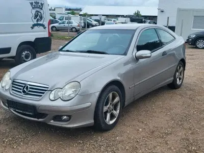 Gebraucht Mercedes C200 156 PS (114 kW) 2004 Grau Kleinwagen