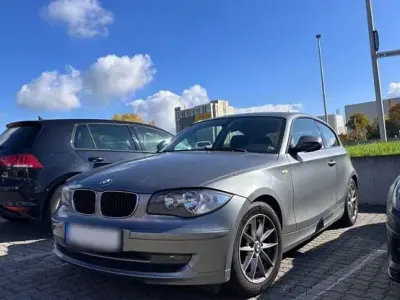 Gebraucht BMW 116 122 PS (89 kW) 2011 Grau Kleinwagen