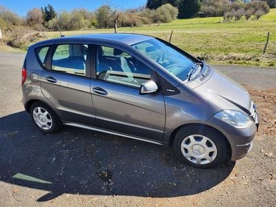 Gebraucht Mercedes A160 Avantgarde 95 PS (69 kW) 2012 Grau Van / Kleinbus