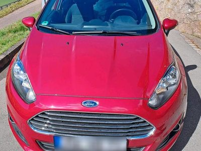 Second-hand Ford Fiesta 100 CP (73 kW) 2015 Andere farben Hatchback