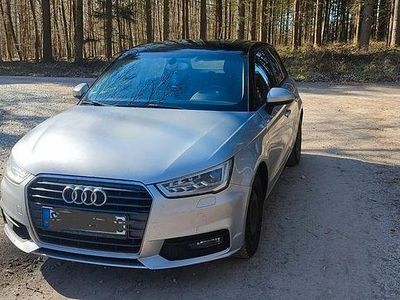 Gebraucht Audi A1 Ambiente 90 PS (66 kW) 2015 Silber Kleinwagen