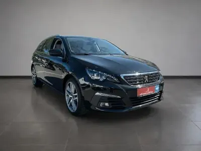 Gebraucht Peugeot 308 SW Allure 131 PS (96 kW) 2018 Schwarz Kombi