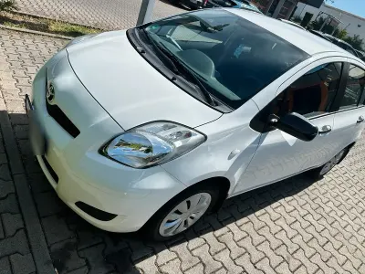 Brugt Toyota Yaris 69 HK (50 kW) 2010 Hvid Hatchback