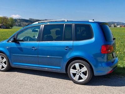 Usata VW Touran Cup 140 CV (102 kW) 2014 Blu Monovolume