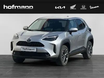 Gebraucht Toyota Yaris Elegant 92 PS (67 kW) 2022 Silver metallic Kleinwagen
