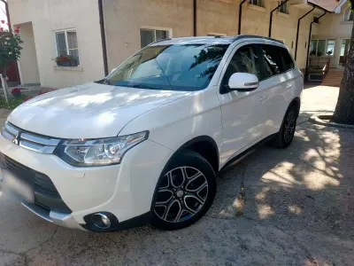 Gebraucht Mitsubishi Outlander 144 PS (105 kW) 2014 Weiß SUV