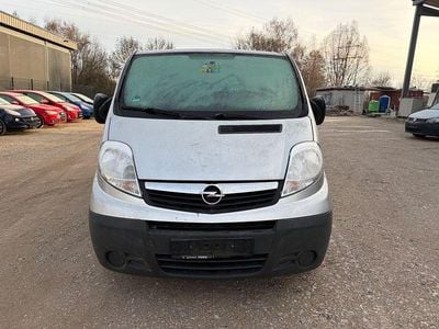 Gebraucht Opel Vivaro 114 PS (83 kW) 2010 Silber Van / Kleinbus