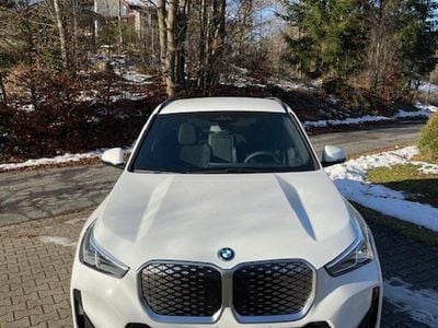 Gebraucht BMW iX1 230 kW (313 PS) 2024 Weiß SUV