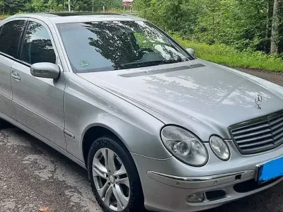 Gebraucht Mercedes E240 Elegance 177 PS (130 kW) 2003 Silber Limousine