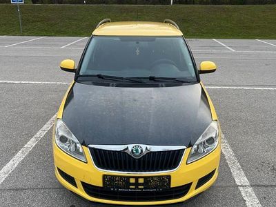 Usata Skoda Fabia Family 90 CV (66 kW) 2011 Giallo Station wagon