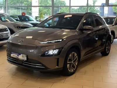 Gebraucht Hyundai Kona Trend 150 kW (204 PS) 2022 Braun SUV