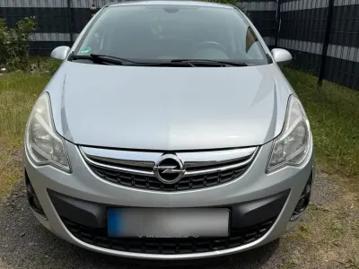 Gebraucht Opel Corsa Edition 87 PS (63 kW) 2012 Silber Kleinwagen