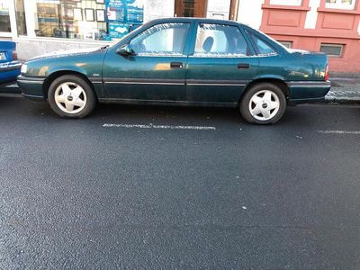 Grün Gebraucht 1995 Opel Vectra Limousine | 10.750 €