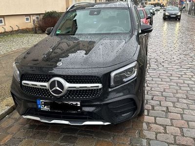 Mercedes GLB220