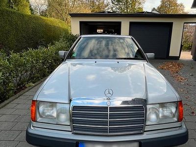 Gebraucht Mercedes 220 150 PS (110 kW) 1993 Silber Coupé