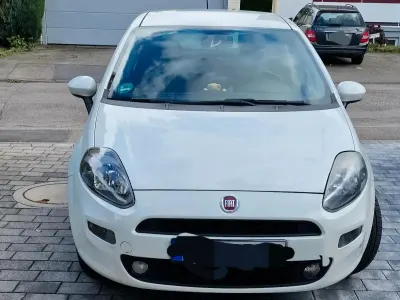 Gebraucht Fiat Punto Lounge 69 PS (50 kW) 2016 Weiß Kleinwagen