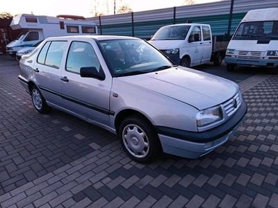 Second-hand VW Vento 90 CP (66 kW) 1996 Gri Berlinǎ