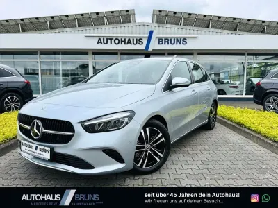 Neu Mercedes B180 Progressive 136 PS (100 kW) 2025 Hightech silber Van / Kleinbus