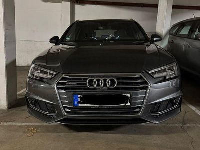 Grau Gebraucht 2016 Audi A4 Sport Kombi | 23.000 € (Teuer)