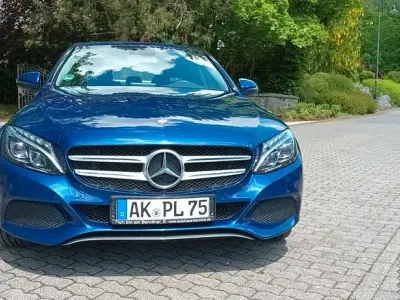 Gebraucht Mercedes C200 Edition 184 PS (135 kW) 2016 Blau Limousine