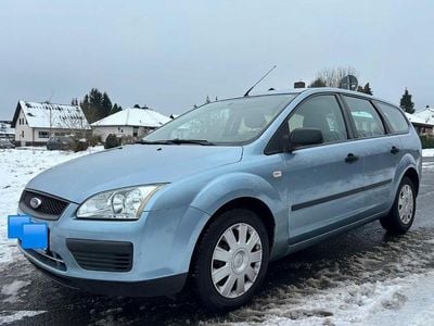 Używany Ford Focus 101 KM (74 kW) 2005 Niebieski Kombi