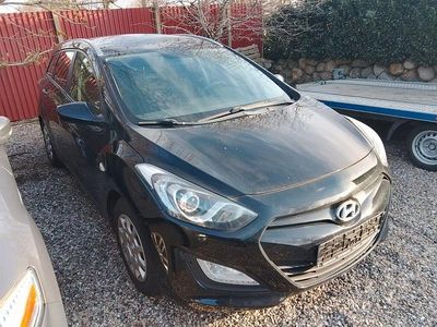 Gebraucht Hyundai i30 Edition 99 PS (72 kW) 2013 Schwarz Kombi