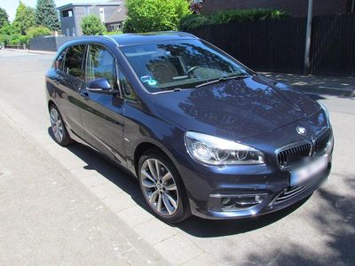 Gebraucht BMW 218 Luxury Line 150 PS (110 kW) 2016 Blau Van / Kleinbus