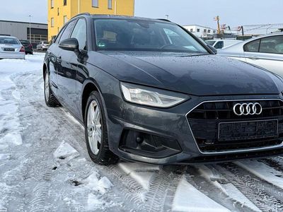 Grau Gebraucht 2020 Audi A4 Sport Limousine | 17.499 € (Teuer)